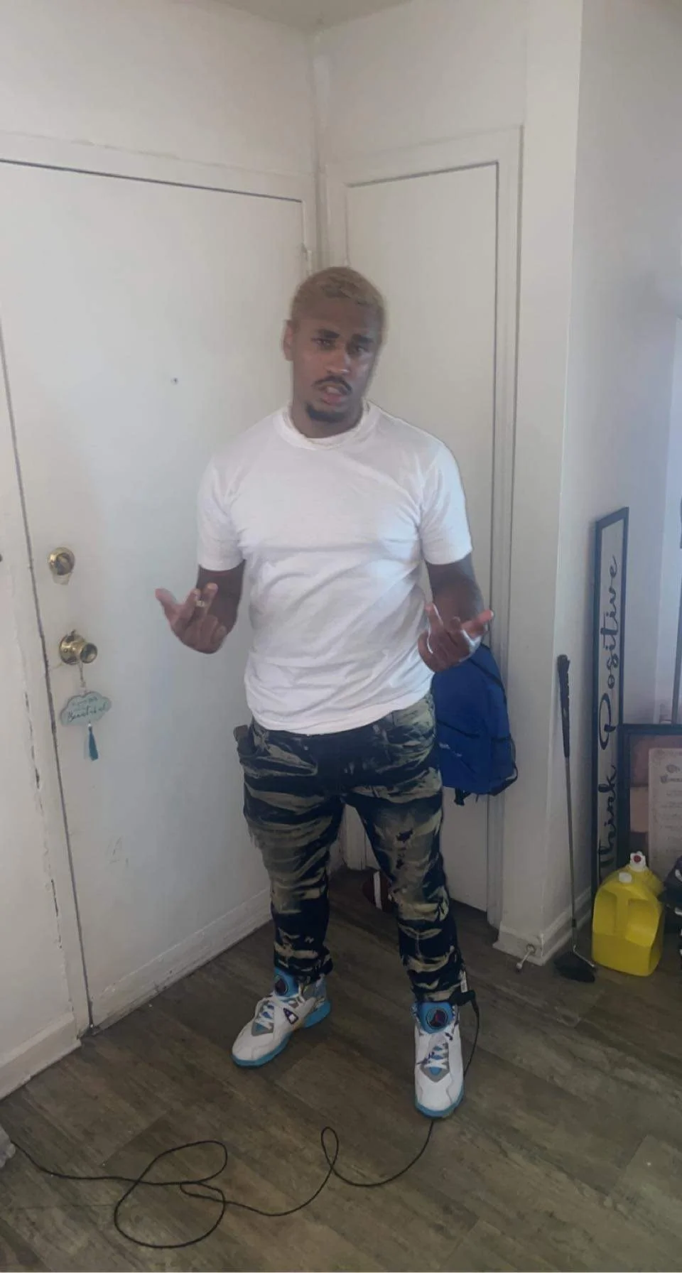 Just coolin 60 - Content Creator